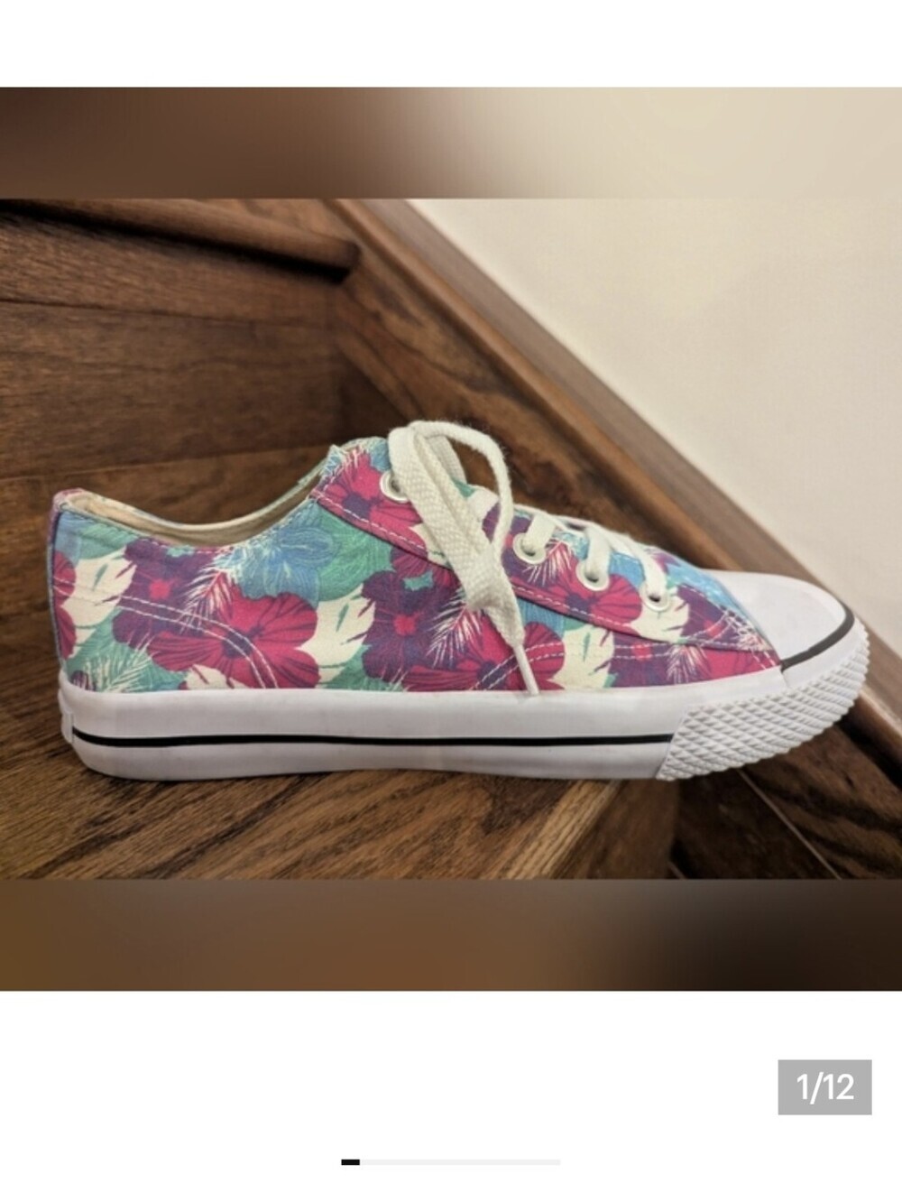Airwalk Tropical Hibiscus Low Top Sneakers. Blue pink purple Floral Size 10